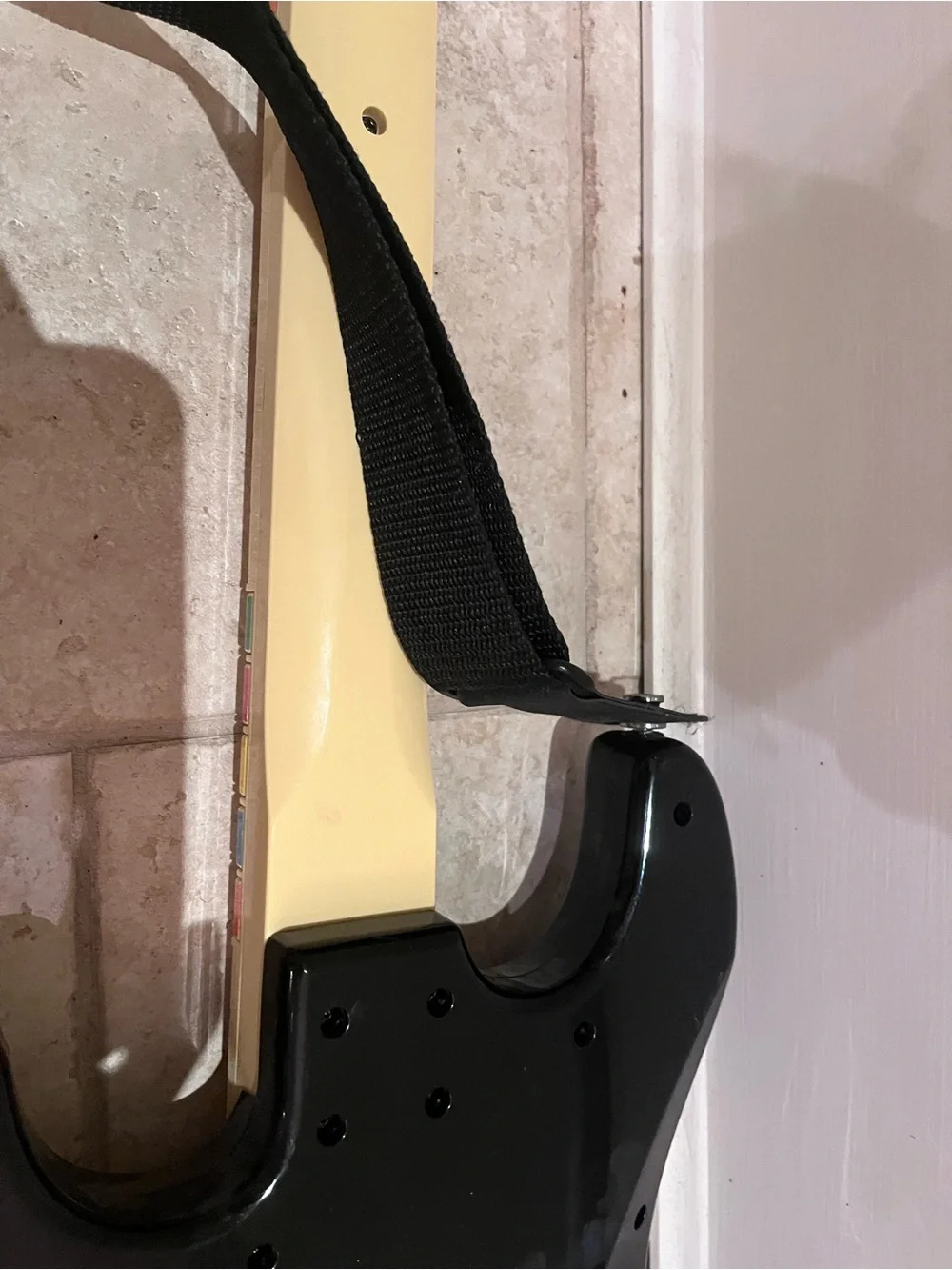 Guitar Hero Harmonix Fender Stratocaster Model 822151 strap tested PlayStation